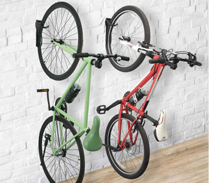 ショップ用タイヤトレイ付きのシンプルな黒い壁掛け自転車ハンガーラック